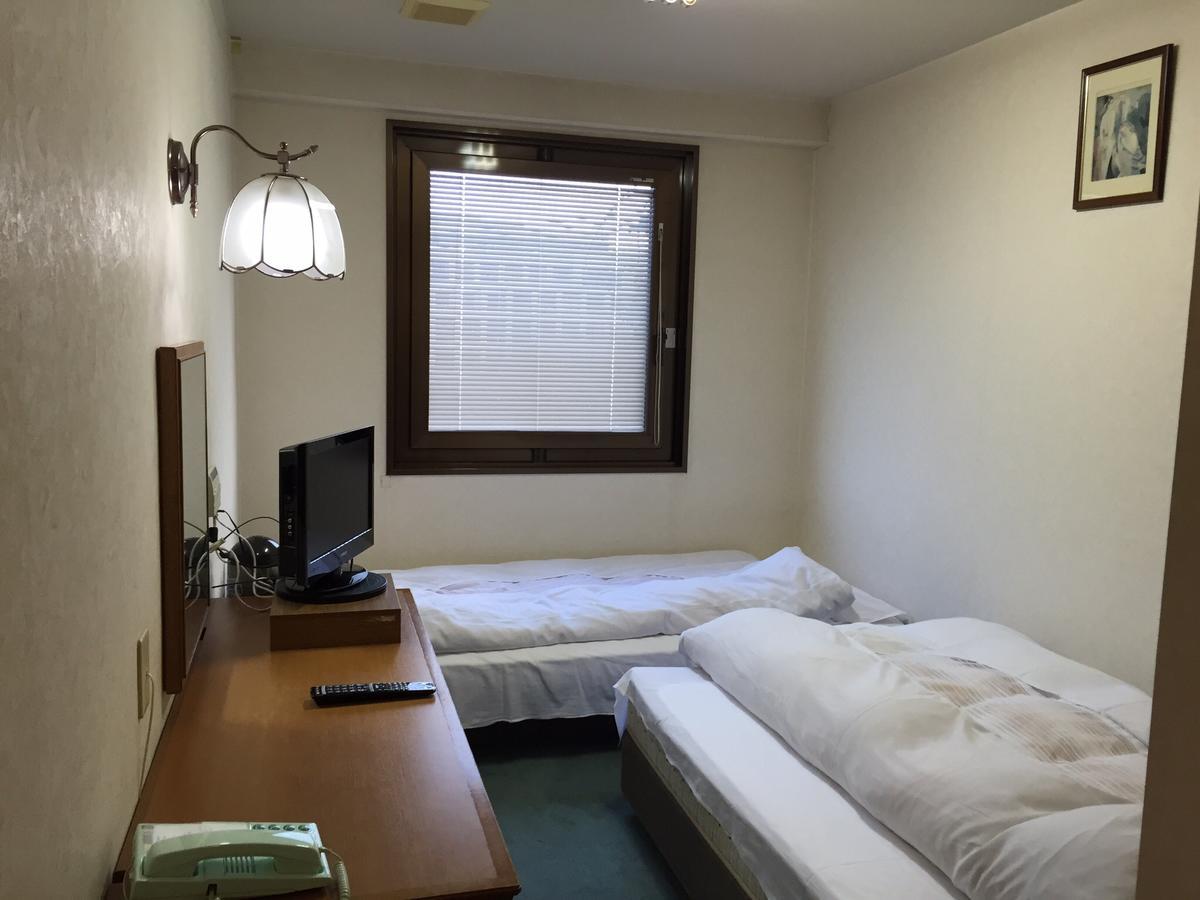 Aoi Business Hotel Fukujama Kültér fotó