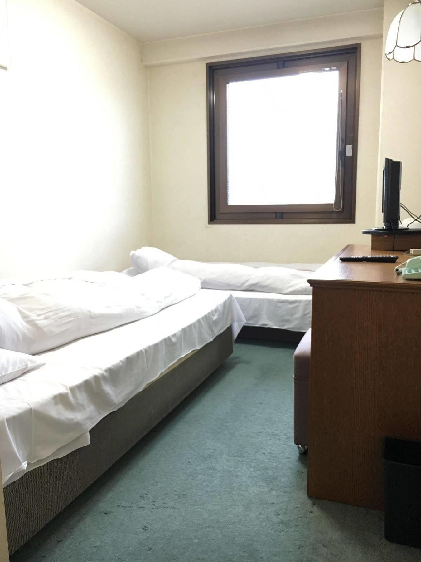 Aoi Business Hotel Fukujama Kültér fotó